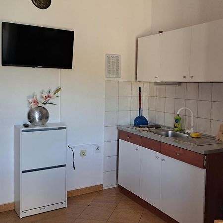 Apartment Krizanovic Малинска Экстерьер фото