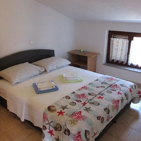 Apartment Krizanovic Малинска Экстерьер фото