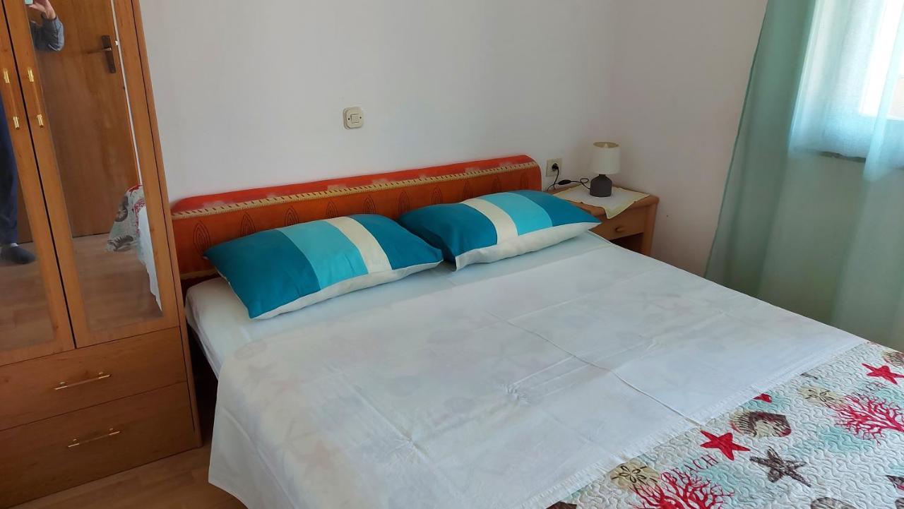 Apartment Krizanovic Малинска Экстерьер фото