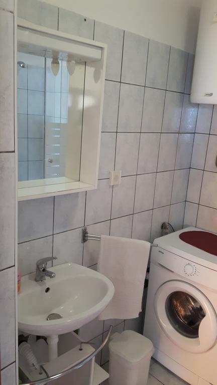 Apartment Krizanovic Малинска Экстерьер фото