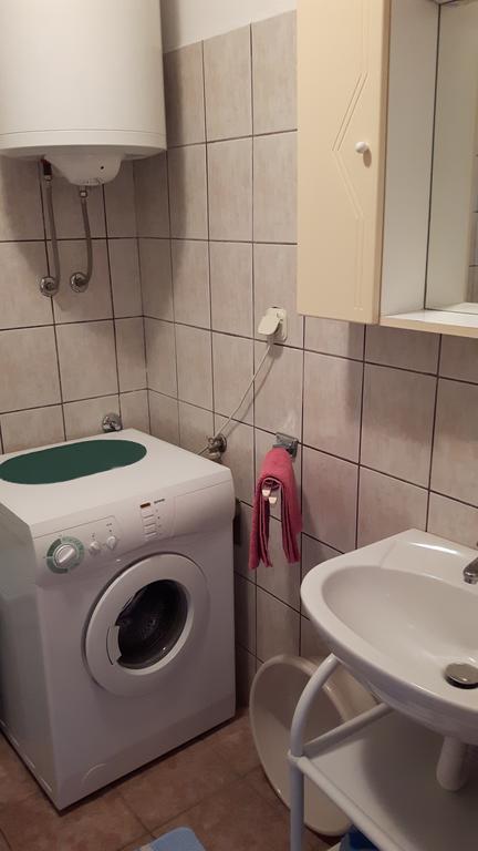 Apartment Krizanovic Малинска Экстерьер фото