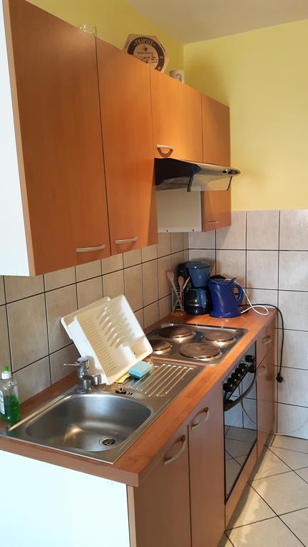 Apartment Krizanovic Малинска Экстерьер фото