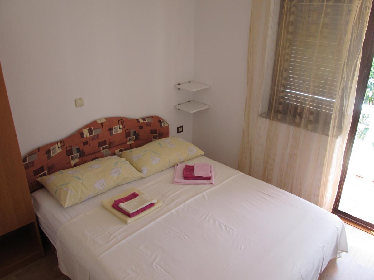 Apartment Krizanovic Малинска Экстерьер фото