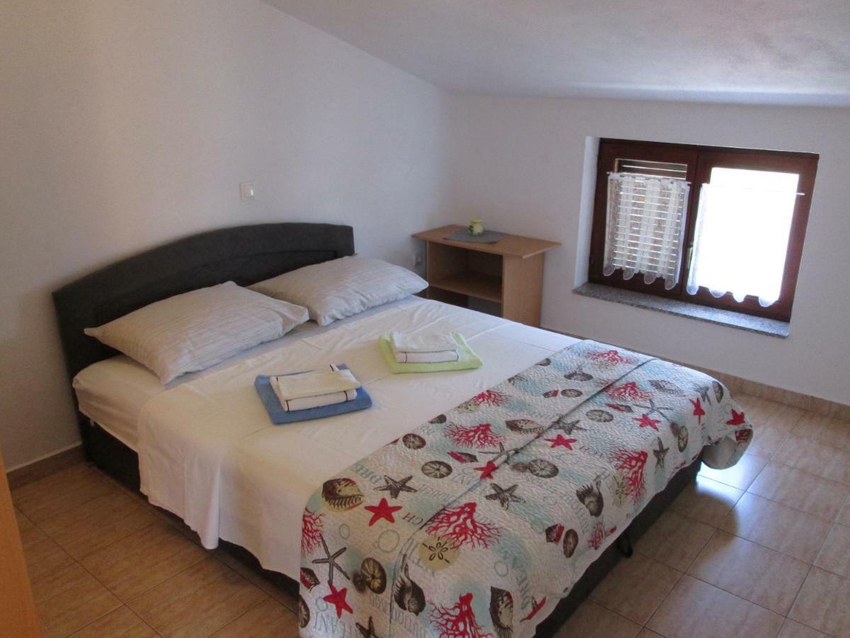 Apartment Krizanovic Малинска Экстерьер фото